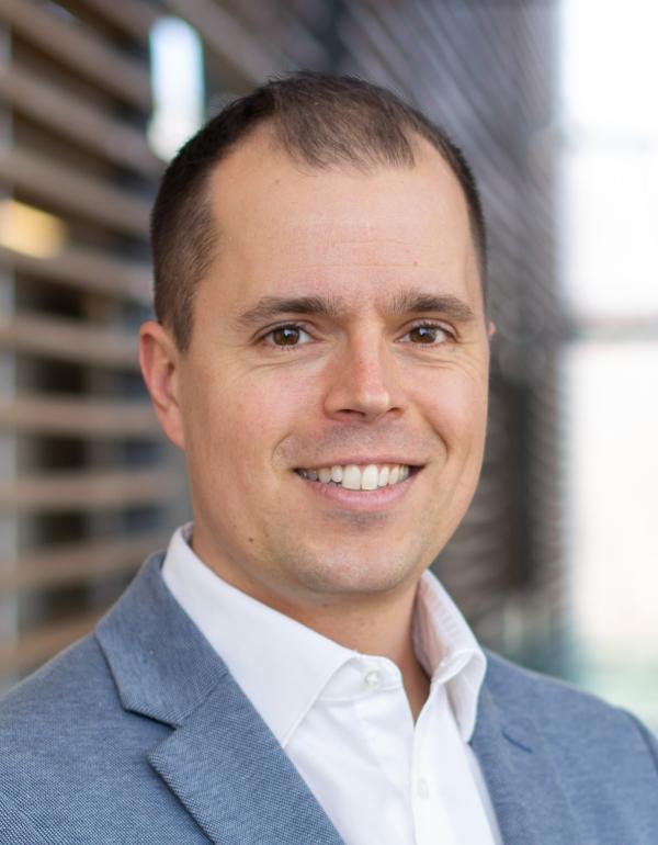 Dr.  Adam  Szulewski